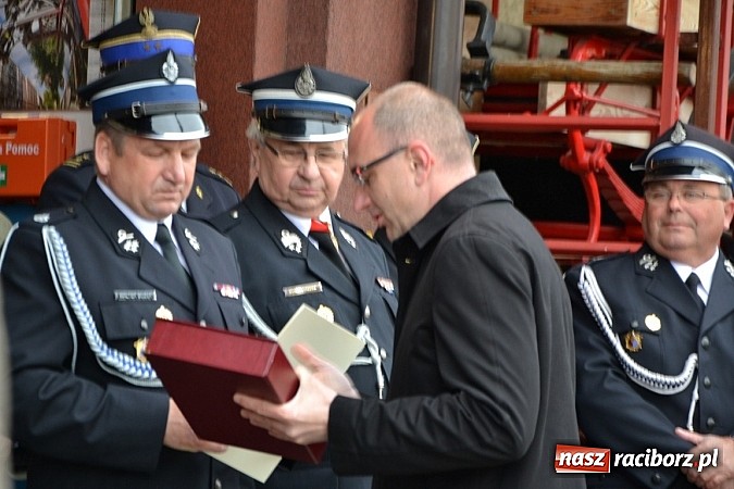 Zdjęcie w galerii na portalu naszraciborz.pl: Na świętego Floriana poświęcili nowy wóz wiadomości z regionu