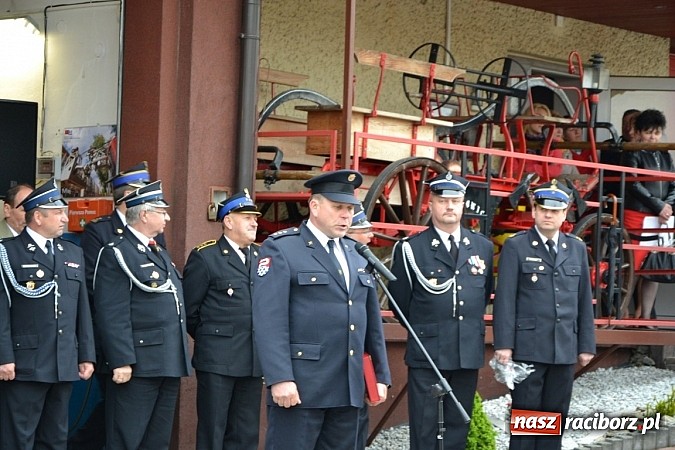 Zdjęcie w galerii na portalu naszraciborz.pl: Na świętego Floriana poświęcili nowy wóz wiadomości z regionu