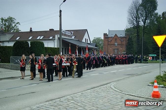 Zdjęcie w galerii na portalu naszraciborz.pl: Na świętego Floriana poświęcili nowy wóz wiadomości z regionu