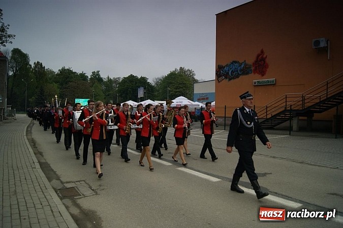 Zdjęcie w galerii na portalu naszraciborz.pl: Na świętego Floriana poświęcili nowy wóz wiadomości z regionu