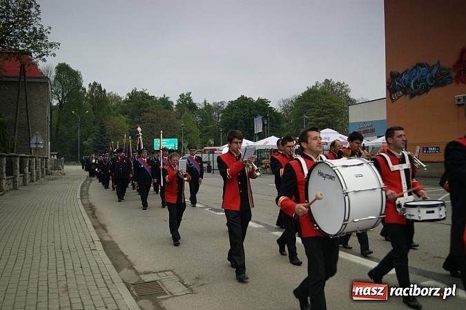 Zdjęcie w galerii na portalu naszraciborz.pl: Na świętego Floriana poświęcili nowy wóz wiadomości z regionu