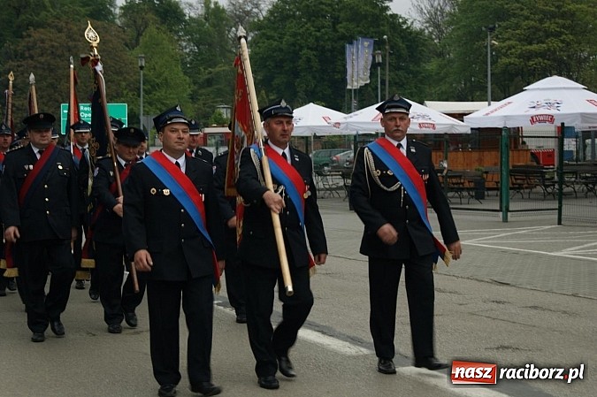 Zdjęcie w galerii na portalu naszraciborz.pl: Na świętego Floriana poświęcili nowy wóz wiadomości z regionu