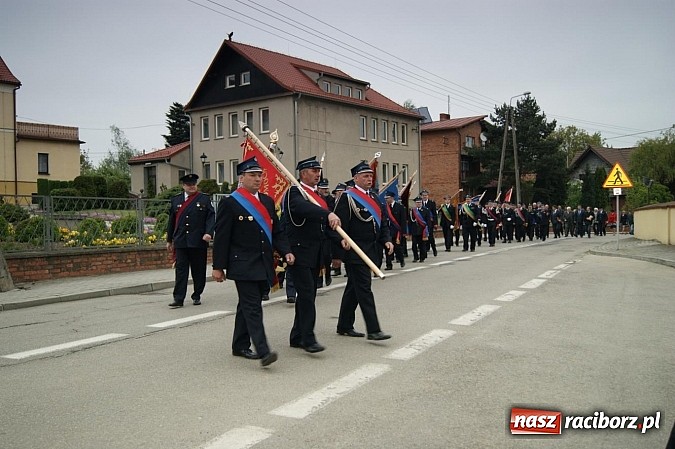 Zdjęcie w galerii na portalu naszraciborz.pl: Na świętego Floriana poświęcili nowy wóz wiadomości z regionu