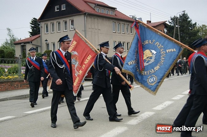 Zdjęcie w galerii na portalu naszraciborz.pl: Na świętego Floriana poświęcili nowy wóz wiadomości z regionu