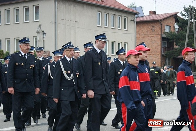 Zdjęcie w galerii na portalu naszraciborz.pl: Na świętego Floriana poświęcili nowy wóz wiadomości z regionu