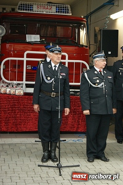 Zdjęcie w galerii na portalu naszraciborz.pl: Na świętego Floriana poświęcili nowy wóz wiadomości z regionu