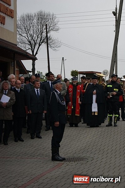 Zdjęcie w galerii na portalu naszraciborz.pl: Na świętego Floriana poświęcili nowy wóz wiadomości z regionu