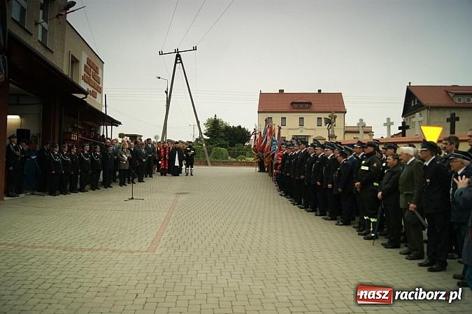 Zdjęcie w galerii na portalu naszraciborz.pl: Na świętego Floriana poświęcili nowy wóz wiadomości z regionu