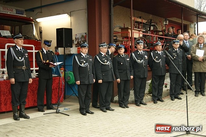 Zdjęcie w galerii na portalu naszraciborz.pl: Na świętego Floriana poświęcili nowy wóz wiadomości z regionu