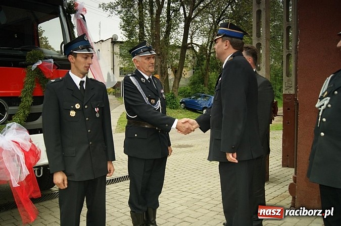 Zdjęcie w galerii na portalu naszraciborz.pl: Na świętego Floriana poświęcili nowy wóz wiadomości z regionu