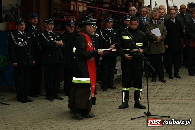 Zdjęcie w galerii na portalu naszraciborz.pl: Na świętego Floriana poświęcili nowy wóz wiadomości z regionu