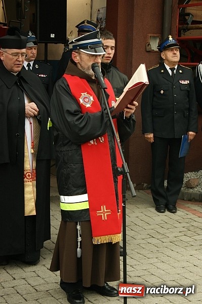 Zdjęcie w galerii na portalu naszraciborz.pl: Na świętego Floriana poświęcili nowy wóz wiadomości z regionu