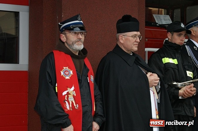 Zdjęcie w galerii na portalu naszraciborz.pl: Na świętego Floriana poświęcili nowy wóz wiadomości z regionu