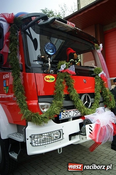 Zdjęcie w galerii na portalu naszraciborz.pl: Na świętego Floriana poświęcili nowy wóz wiadomości z regionu
