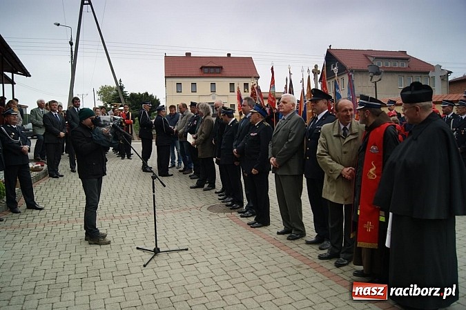 Zdjęcie w galerii na portalu naszraciborz.pl: Na świętego Floriana poświęcili nowy wóz wiadomości z regionu