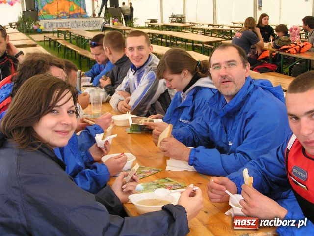 Zdjęcie w galerii na portalu naszraciborz.pl: Przystanek Turze, czyli Jak Oni Pływają! wiadomości z regionu