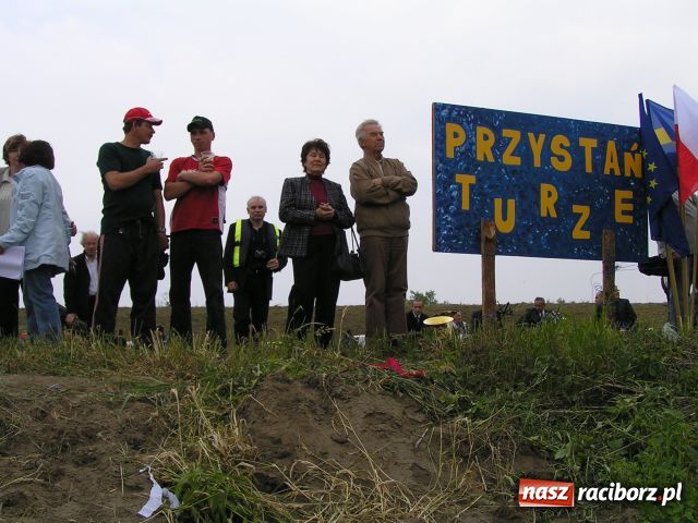 Zdjęcie w galerii na portalu naszraciborz.pl: Przystanek Turze, czyli Jak Oni Pływają! wiadomości z regionu