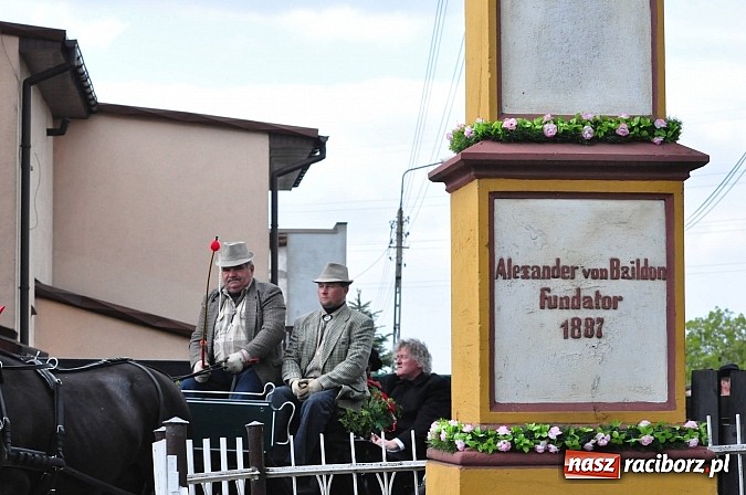Zdjęcie w galerii na portalu naszraciborz.pl: W Pogrzebieniu 136. raz szli w procesji na św. Floriana. Prosili o ochronę przed gradem wiadomości z regionu