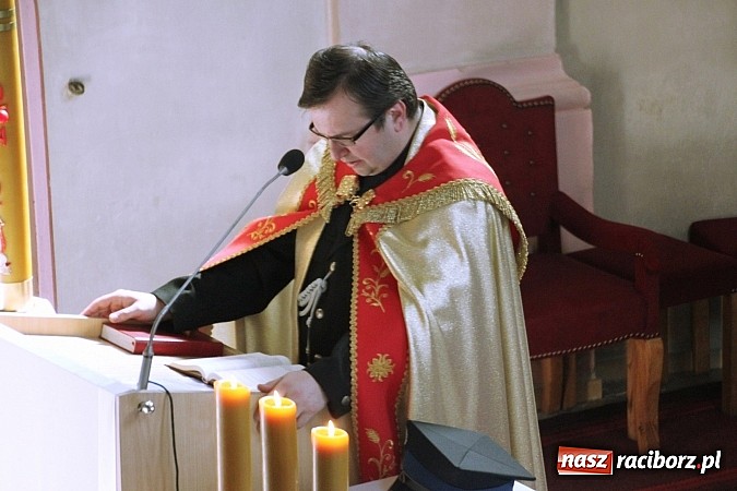 Zdjęcie w galerii na portalu naszraciborz.pl: Parafianie ze strażakami szli do św. Floriana wiadomości z regionu