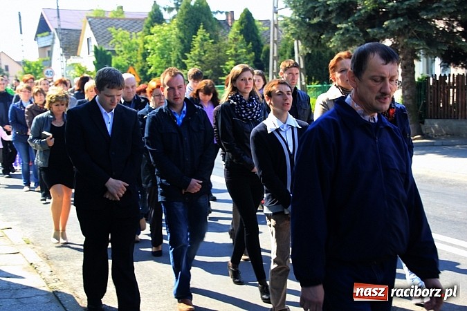 Zdjęcie w galerii na portalu naszraciborz.pl: Parafianie ze strażakami szli do św. Floriana wiadomości z regionu