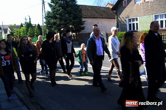 Zdjęcie w galerii na portalu naszraciborz.pl: Parafianie ze strażakami szli do św. Floriana wiadomości z regionu
