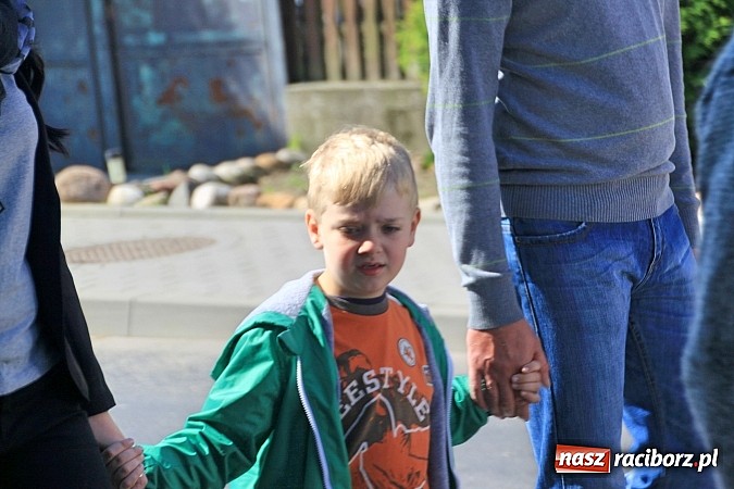 Zdjęcie w galerii na portalu naszraciborz.pl: Parafianie ze strażakami szli do św. Floriana wiadomości z regionu