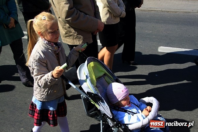 Zdjęcie w galerii na portalu naszraciborz.pl: Parafianie ze strażakami szli do św. Floriana wiadomości z regionu