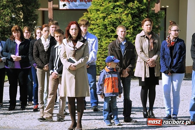 Zdjęcie w galerii na portalu naszraciborz.pl: Parafianie ze strażakami szli do św. Floriana wiadomości z regionu