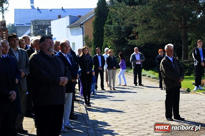 Zdjęcie w galerii na portalu naszraciborz.pl: Parafianie ze strażakami szli do św. Floriana wiadomości z regionu