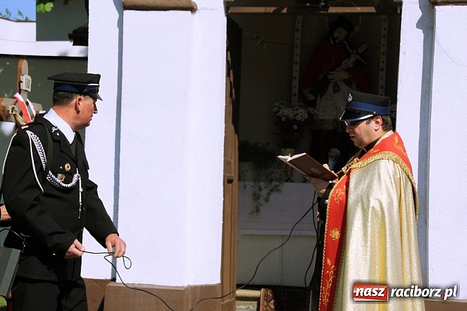 Zdjęcie w galerii na portalu naszraciborz.pl: Parafianie ze strażakami szli do św. Floriana wiadomości z regionu