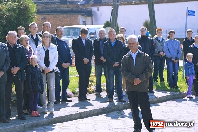 Zdjęcie w galerii na portalu naszraciborz.pl: Parafianie ze strażakami szli do św. Floriana wiadomości z regionu