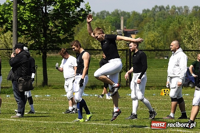 Zdjęcie w galerii na portalu naszraciborz.pl: Rybnik Thunders z raciborzanami w składzie zainaugurowali nowy sezon wiadomości z regionu