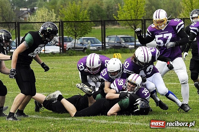 Zdjęcie w galerii na portalu naszraciborz.pl: Rybnik Thunders z raciborzanami w składzie zainaugurowali nowy sezon wiadomości z regionu