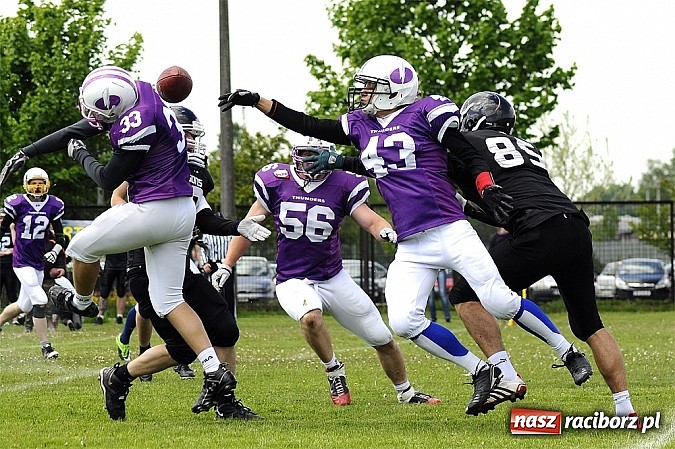 Zdjęcie w galerii na portalu naszraciborz.pl: Rybnik Thunders z raciborzanami w składzie zainaugurowali nowy sezon wiadomości z regionu