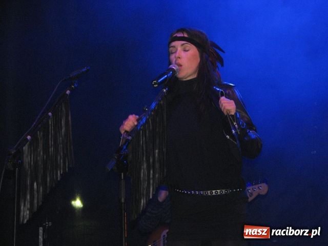 Zdjęcie w galerii na portalu naszraciborz.pl: Deszcz nie przestraszył fanów wiadomości z regionu