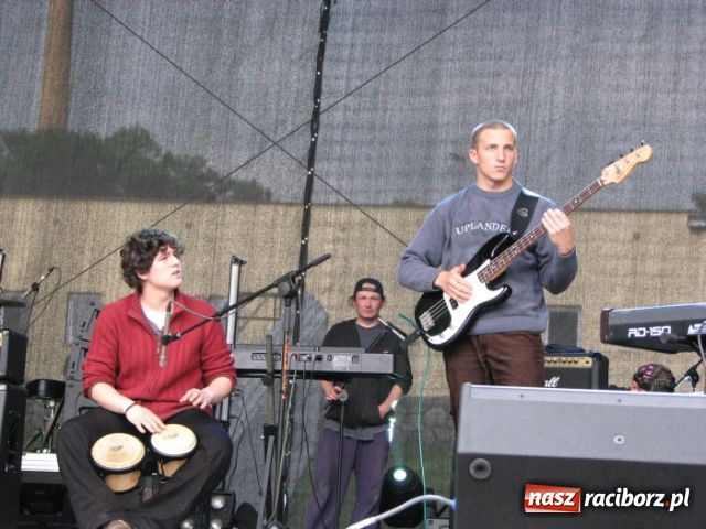 Zdjęcie w galerii na portalu naszraciborz.pl: Deszcz nie przestraszył fanów wiadomości z regionu