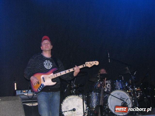 Zdjęcie w galerii na portalu naszraciborz.pl: Deszcz nie przestraszył fanów wiadomości z regionu