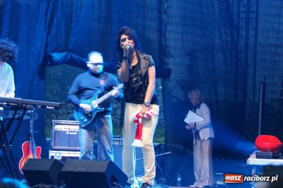 Zdjęcie w galerii na portalu naszraciborz.pl: Deszcz nie przestraszył fanów wiadomości z regionu