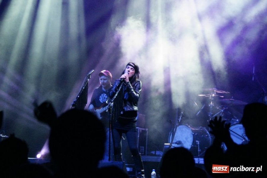 Zdjęcie w galerii na portalu naszraciborz.pl: Deszcz nie przestraszył fanów wiadomości z regionu