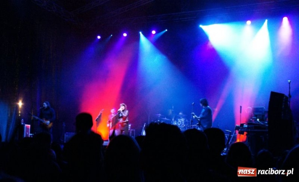 Zdjęcie w galerii na portalu naszraciborz.pl: Deszcz nie przestraszył fanów wiadomości z regionu