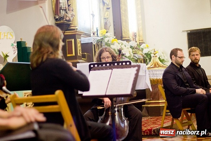 Zdjęcie w galerii na portalu naszraciborz.pl: TU ES PETRUS – wyjątkowy koncert w kościele farnym  wiadomości z regionu