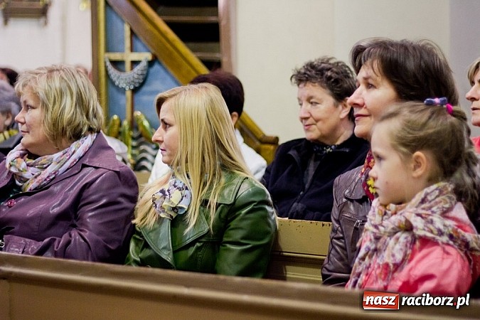 Zdjęcie w galerii na portalu naszraciborz.pl: TU ES PETRUS – wyjątkowy koncert w kościele farnym  wiadomości z regionu