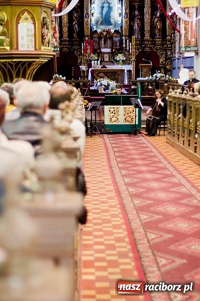 Zdjęcie w galerii na portalu naszraciborz.pl: TU ES PETRUS – wyjątkowy koncert w kościele farnym  wiadomości z regionu