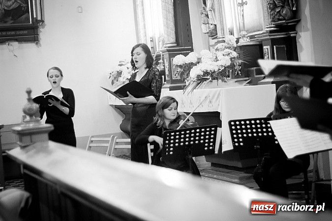 Zdjęcie w galerii na portalu naszraciborz.pl: TU ES PETRUS – wyjątkowy koncert w kościele farnym  wiadomości z regionu