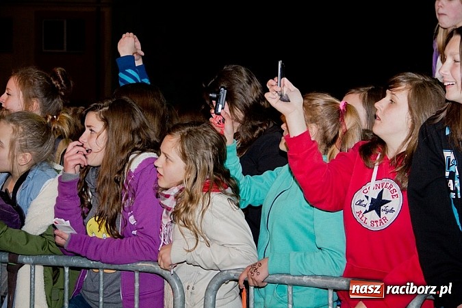 Zdjęcie w galerii na portalu naszraciborz.pl: Dawid Kwiatkowski z dużym poślizgiem na finał majówki w Nędzy  wiadomości z regionu