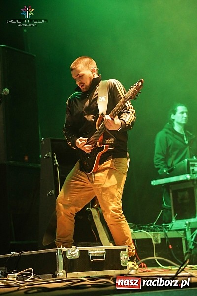 Zdjęcie w galerii na portalu naszraciborz.pl: Dawid Kwiatkowski z dużym poślizgiem na finał majówki w Nędzy  wiadomości z regionu