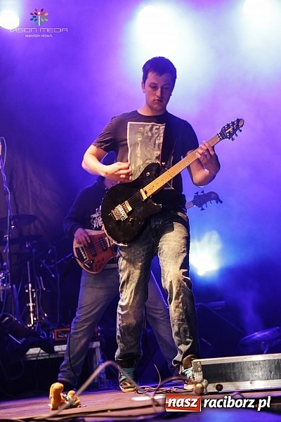 Zdjęcie w galerii na portalu naszraciborz.pl: Dawid Kwiatkowski z dużym poślizgiem na finał majówki w Nędzy  wiadomości z regionu