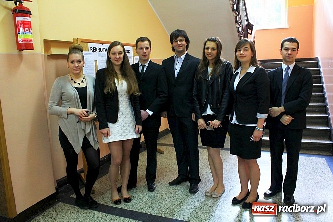 Zdjęcie w galerii na portalu naszraciborz.pl: Maturzyści z I LO najbardziej boją się Potopu wiadomości z regionu