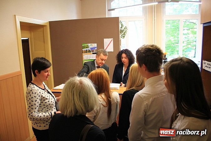 Zdjęcie w galerii na portalu naszraciborz.pl: Maturzyści z I LO najbardziej boją się Potopu wiadomości z regionu