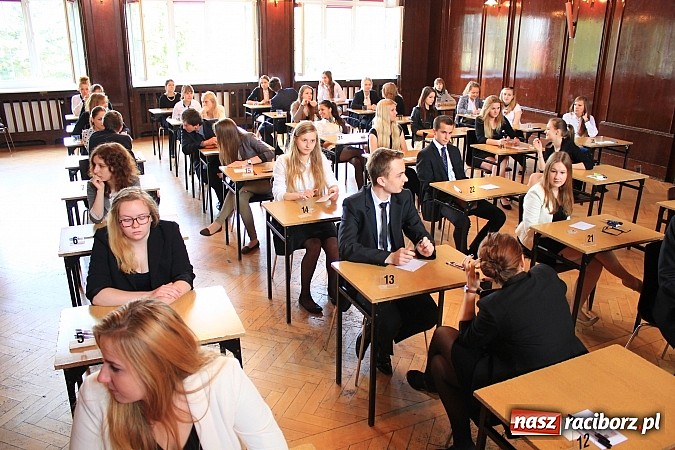 Zdjęcie w galerii na portalu naszraciborz.pl: Maturzyści z I LO najbardziej boją się Potopu wiadomości z regionu